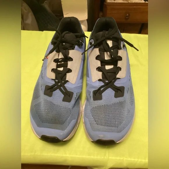 - OC  sneakers Sz 11 - Picture 3 of 11